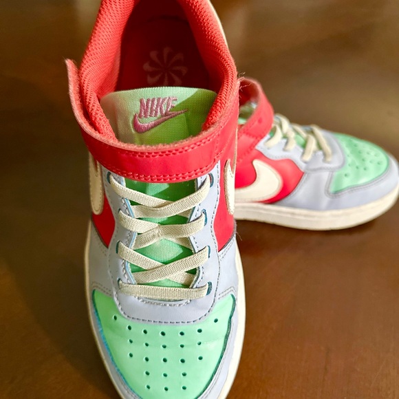 Kids' Nike Multicolor Sneakers - Picture 2 of 3